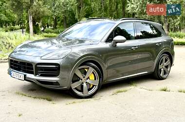 Позашляховик / Кросовер Porsche Cayenne 2022 в 