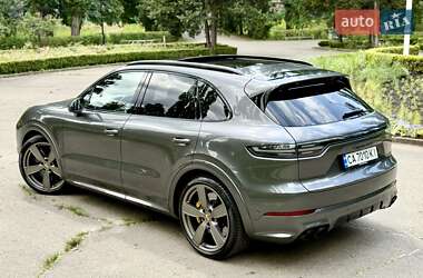 Позашляховик / Кросовер Porsche Cayenne 2022 в 