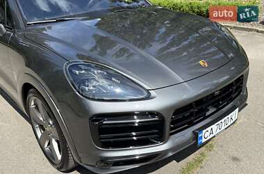 Позашляховик / Кросовер Porsche Cayenne 2022 в 