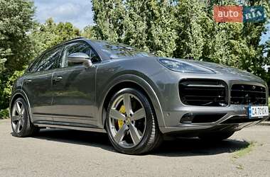 Позашляховик / Кросовер Porsche Cayenne 2022 в 