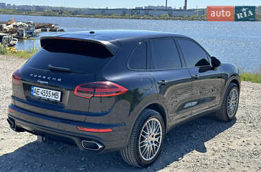 Позашляховик / Кросовер Porsche Cayenne 2016 в Дніпрі