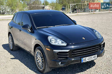 Внедорожник / Кроссовер Porsche Cayenne 2016 в 