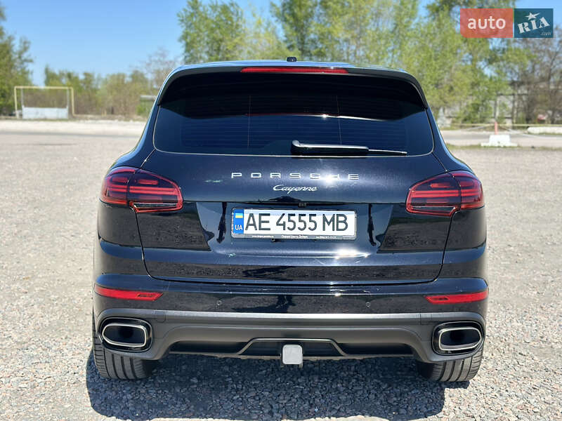 Внедорожник / Кроссовер Porsche Cayenne 2016 в Днепре