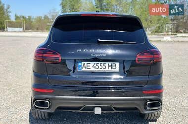 Внедорожник / Кроссовер Porsche Cayenne 2016 в 