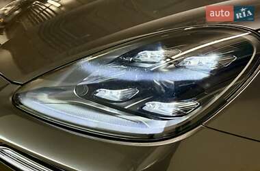 Позашляховик / Кросовер Porsche Cayenne 2022 в 
