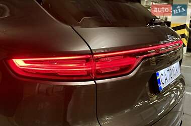 Позашляховик / Кросовер Porsche Cayenne 2022 в 
