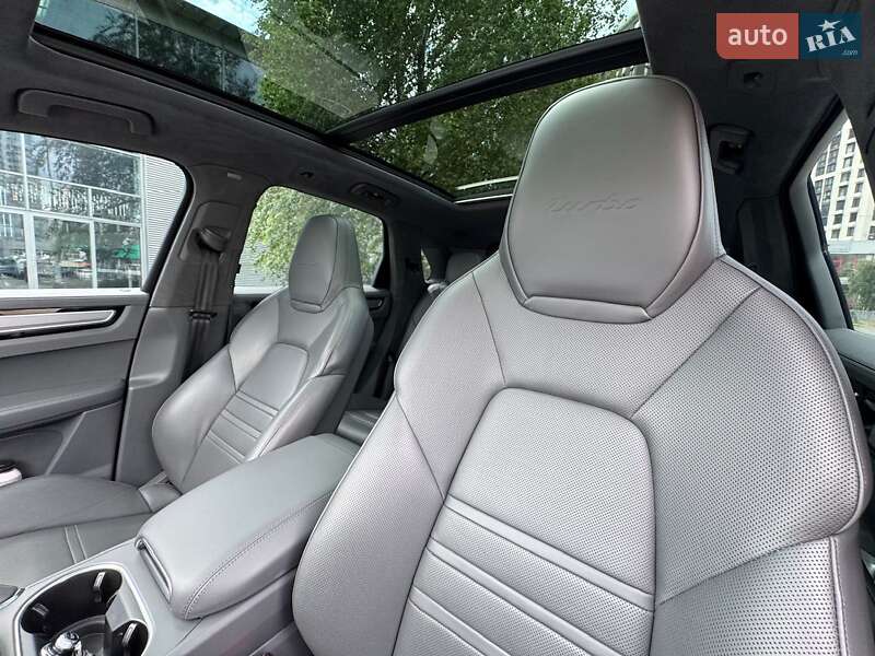 Внедорожник / Кроссовер Porsche Cayenne 2019 в Киеве