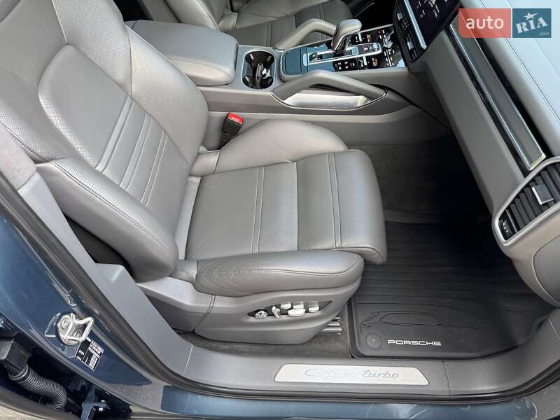 Внедорожник / Кроссовер Porsche Cayenne 2019 в Киеве