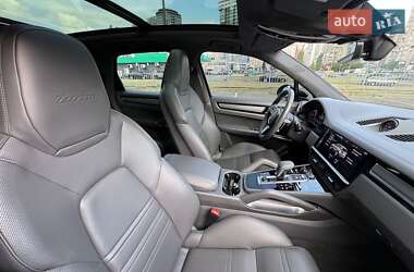 Внедорожник / Кроссовер Porsche Cayenne 2019 в 