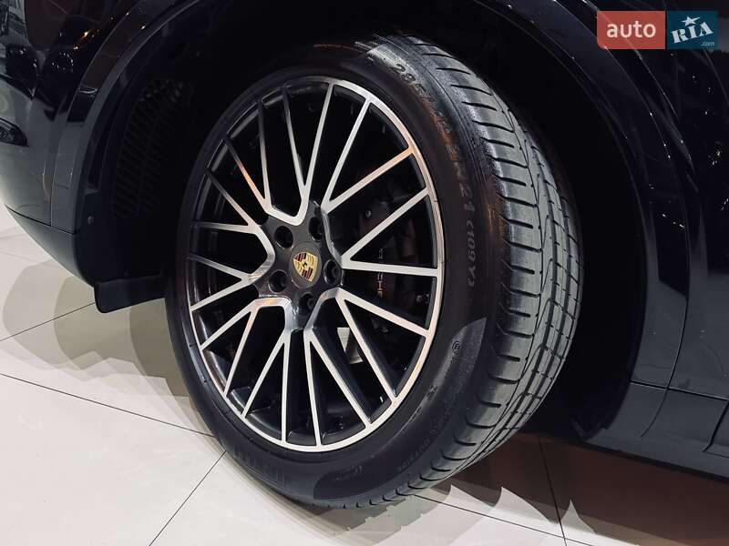 Внедорожник / Кроссовер Porsche Cayenne 2019 в Одессе