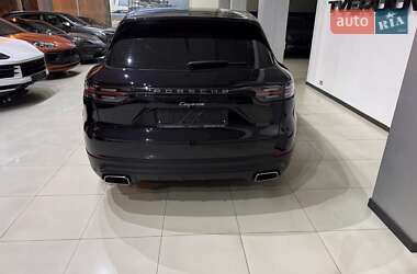 Внедорожник / Кроссовер Porsche Cayenne 2019 в 