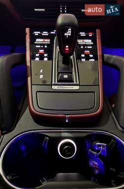 Внедорожник / Кроссовер Porsche Cayenne 2019 в 