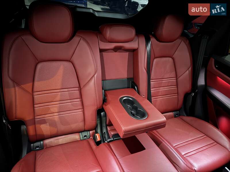 Внедорожник / Кроссовер Porsche Cayenne 2019 в Одессе