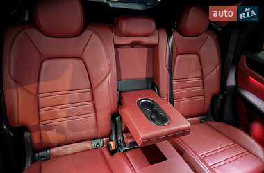 Внедорожник / Кроссовер Porsche Cayenne 2019 в 