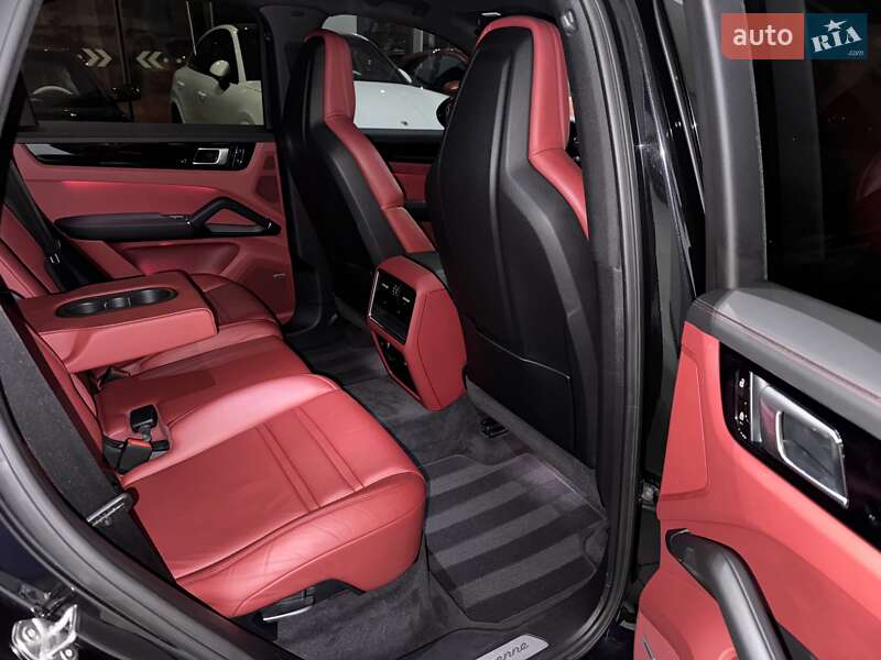 Внедорожник / Кроссовер Porsche Cayenne 2019 в Одессе