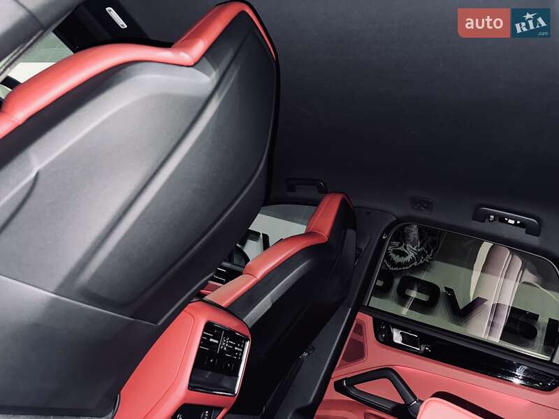 Внедорожник / Кроссовер Porsche Cayenne 2019 в Одессе