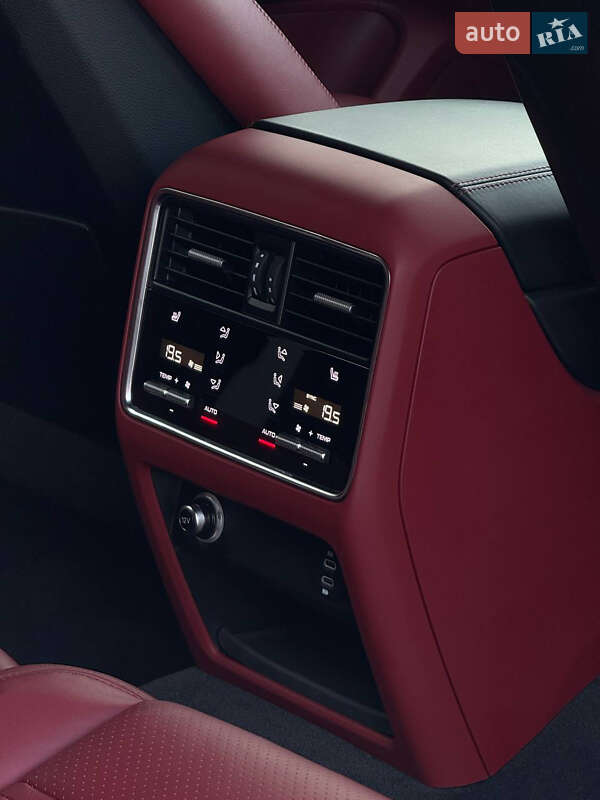 Позашляховик / Кросовер Porsche Cayenne 2022 в Києві