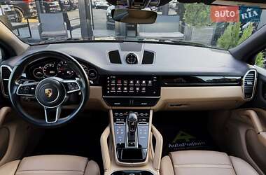 Внедорожник / Кроссовер Porsche Cayenne 2021 в 
