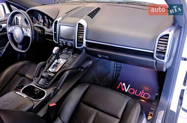 Внедорожник / Кроссовер Porsche Cayenne 2011 в 