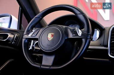 Внедорожник / Кроссовер Porsche Cayenne 2011 в 