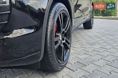 Внедорожник / Кроссовер Porsche Cayenne 2011 в 