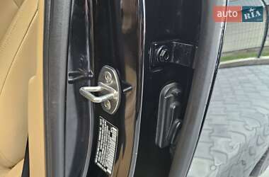 Внедорожник / Кроссовер Porsche Cayenne 2011 в 