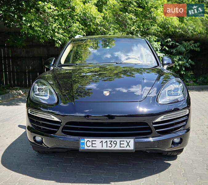 Позашляховик / Кросовер Porsche Cayenne 2011 в Чернівцях