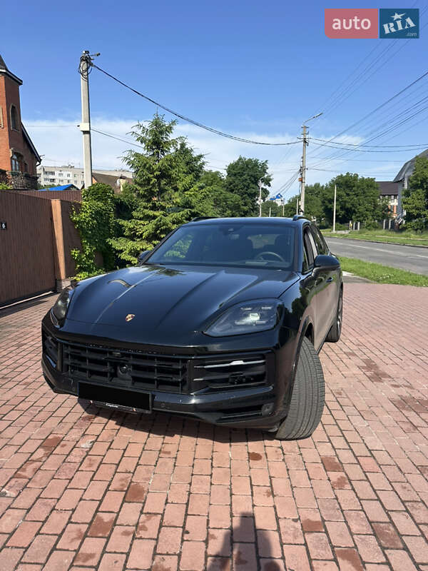 Позашляховик / Кросовер Porsche Cayenne 2024 в 