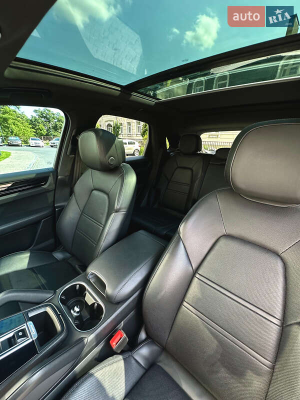 Внедорожник / Кроссовер Porsche Cayenne 2022 в Киеве