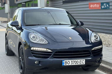 Внедорожник / Кроссовер Porsche Cayenne 2012 в 