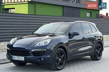Внедорожник / Кроссовер Porsche Cayenne 2012 в 