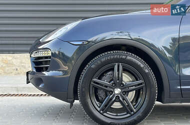Внедорожник / Кроссовер Porsche Cayenne 2012 в 
