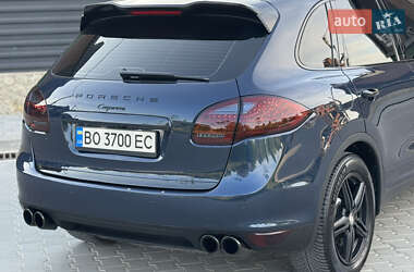 Внедорожник / Кроссовер Porsche Cayenne 2012 в 