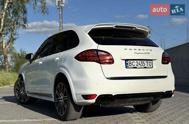 Внедорожник / Кроссовер Porsche Cayenne 2010 в 