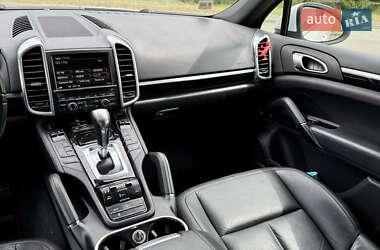 Внедорожник / Кроссовер Porsche Cayenne 2013 в 