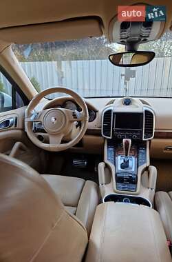 Внедорожник / Кроссовер Porsche Cayenne 2010 в 