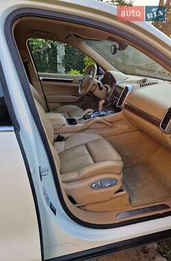 Внедорожник / Кроссовер Porsche Cayenne 2010 в 
