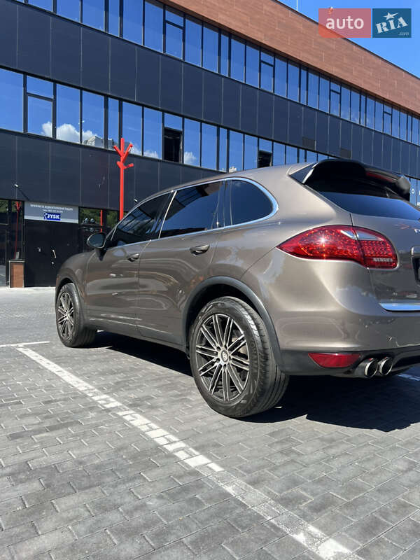 Внедорожник / Кроссовер Porsche Cayenne 2012 в Киеве фото 4 Внедорожник / Кроссовер Porsche Cayenne 2012 в Киеве