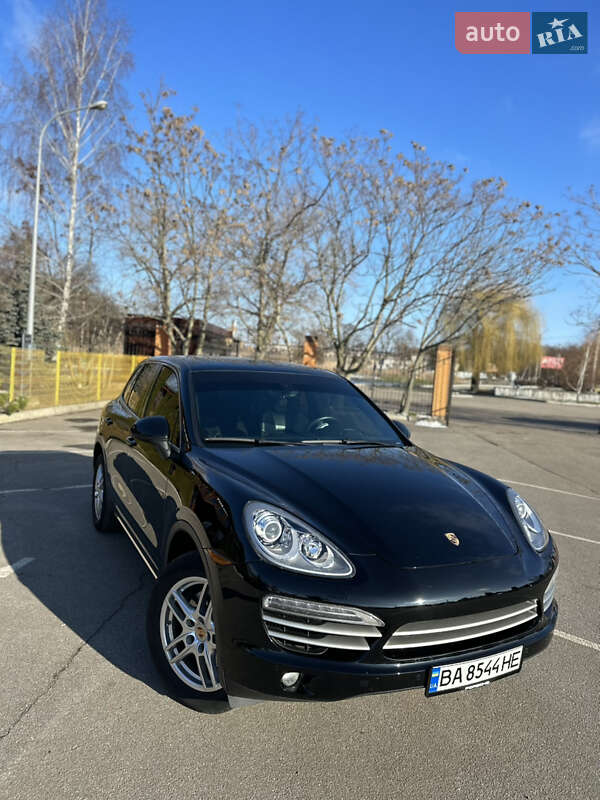 Внедорожник / Кроссовер Porsche Cayenne 2014 в 