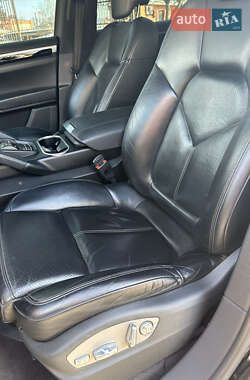 Внедорожник / Кроссовер Porsche Cayenne 2014 в 
