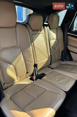 Позашляховик / Кросовер Porsche Cayenne 2013 в 