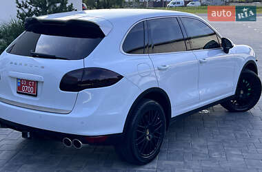 Внедорожник / Кроссовер Porsche Cayenne 2014 в 