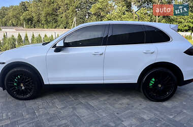 Внедорожник / Кроссовер Porsche Cayenne 2014 в 