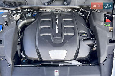 Внедорожник / Кроссовер Porsche Cayenne 2014 в 