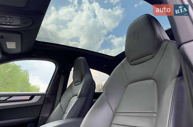 Внедорожник / Кроссовер Porsche Cayenne 2023 в 