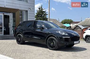 Внедорожник / Кроссовер Porsche Cayenne 2016 в 