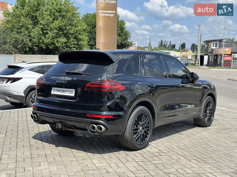 Внедорожник / Кроссовер Porsche Cayenne 2016 в Кременчуге