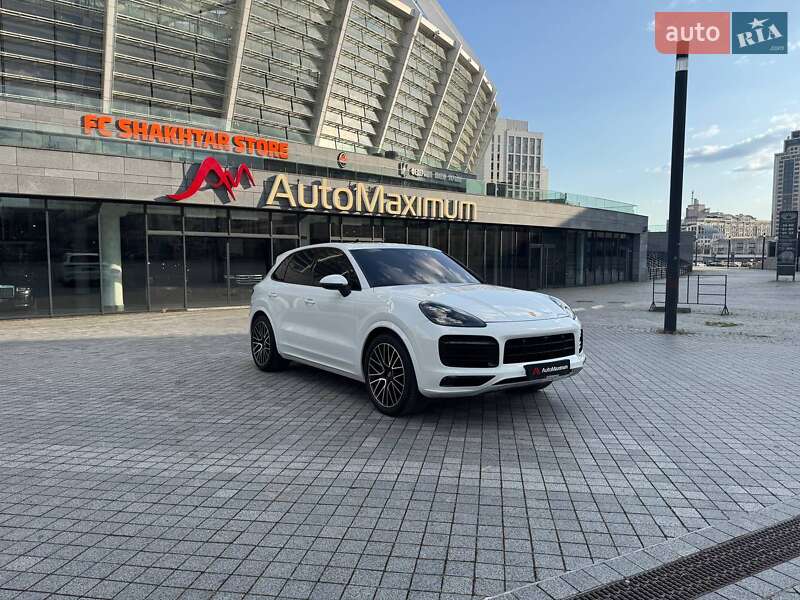 Внедорожник / Кроссовер Porsche Cayenne 2022 в 