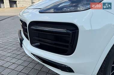 Внедорожник / Кроссовер Porsche Cayenne 2022 в 