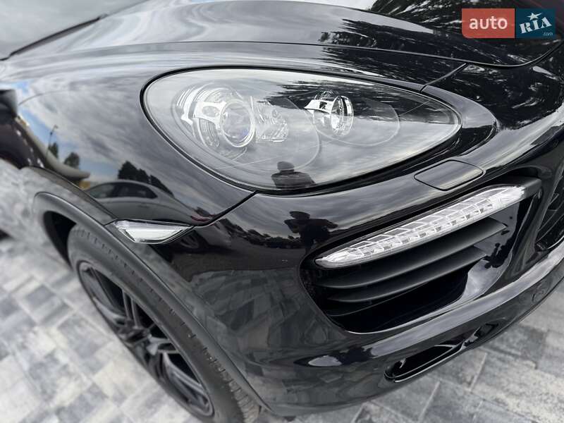 Внедорожник / Кроссовер Porsche Cayenne 2012 в Днепре